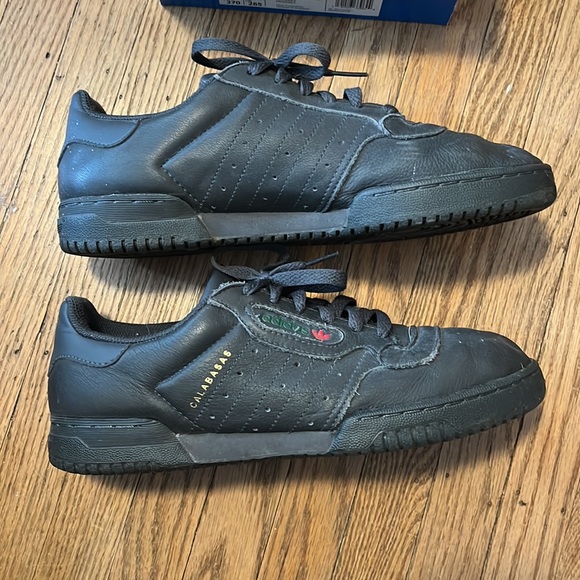 Yeezy power phase size mens US 9. GUC. With box. - Picture 3 of 6